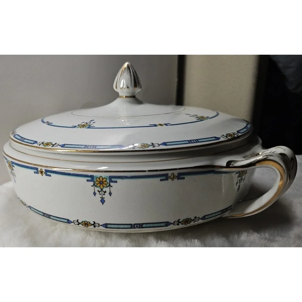 Gold Trimmed Alfred Meakin England Casserole With‎ Lid Fairhaven pattern Vintage